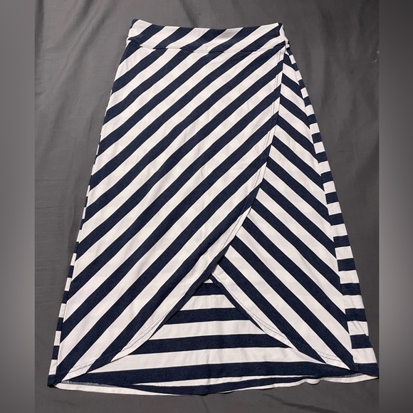 Athleta Dresses & Skirts - NWOT Athleta Stripe Maxi Skirt